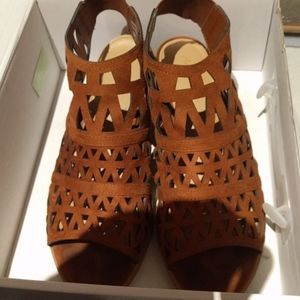 👠Brown faux leather shoes by American Eagle
